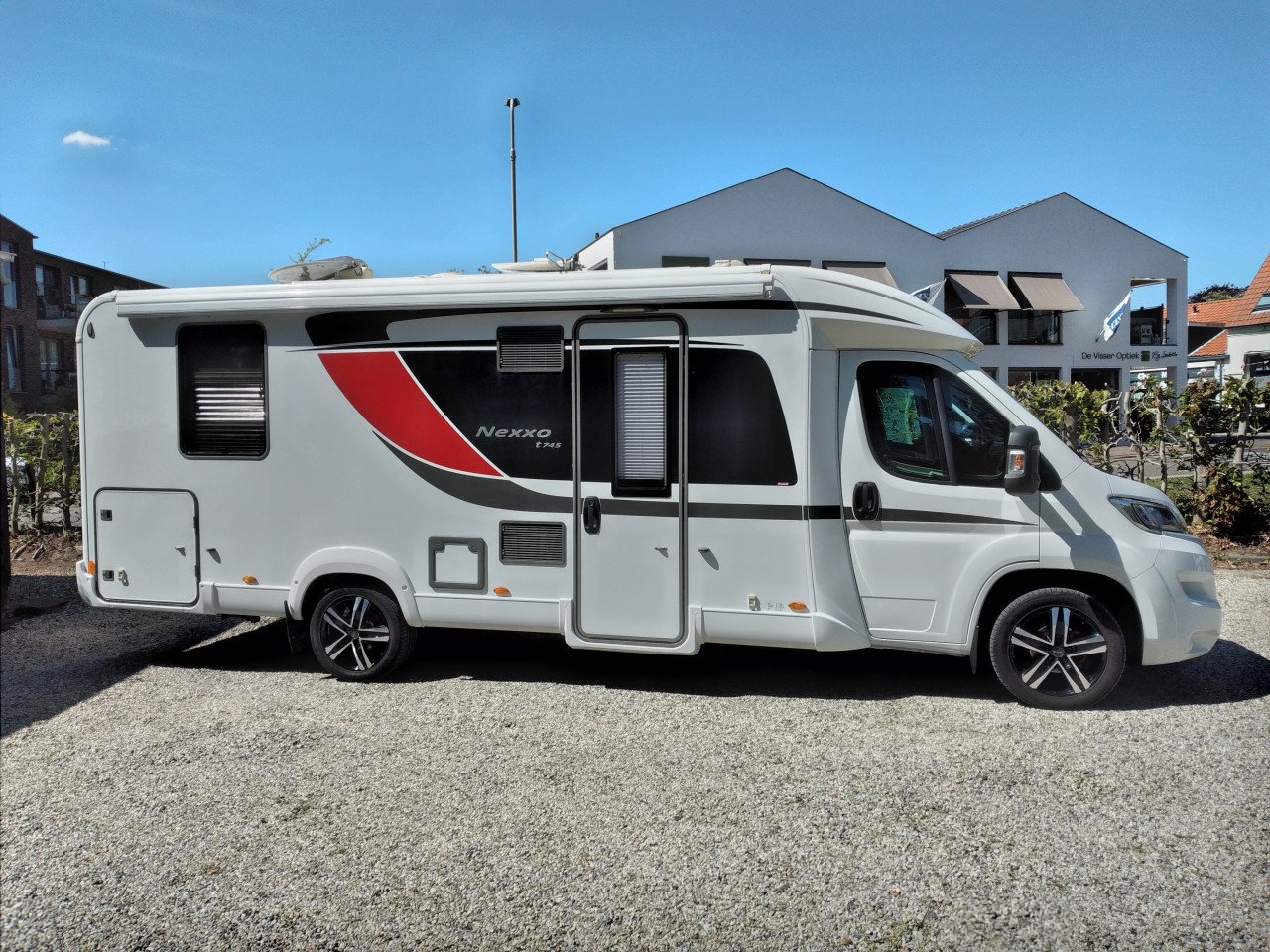Burstner Nexxo T745 camper