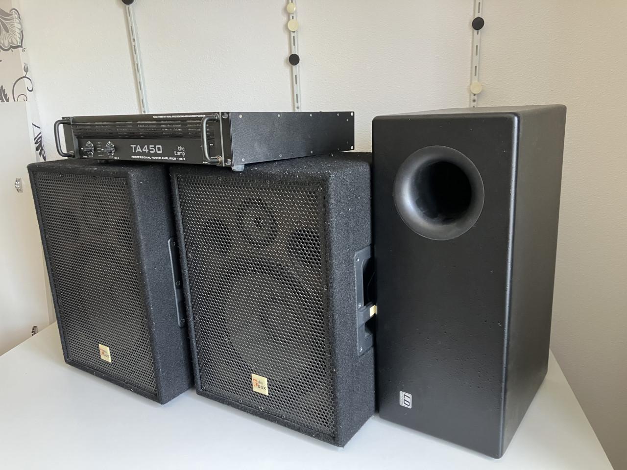 T.amp versterker met boxen 2x200W