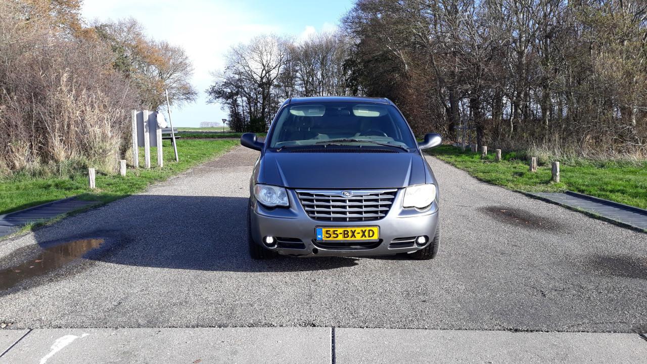 Chrysler Voyager / Dodge Ram Van.