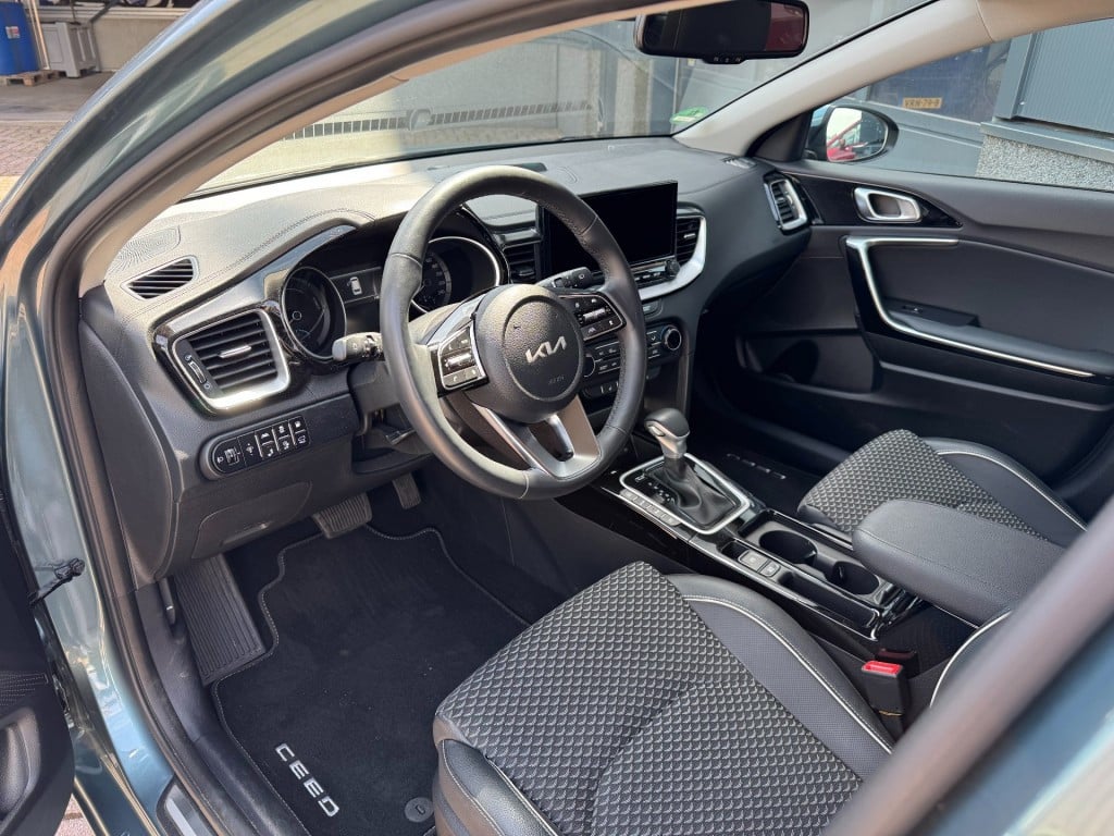 Kia Cee'd 1.6 gdi phev dynamic plusline