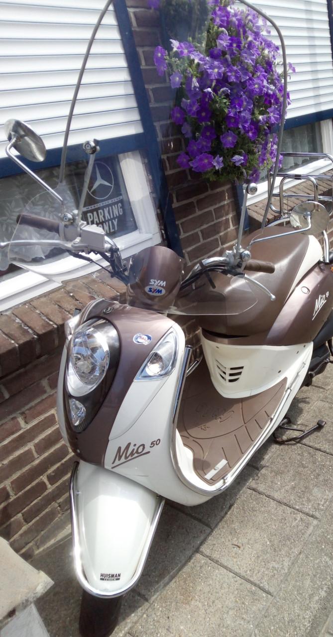 Mio 50 scooter