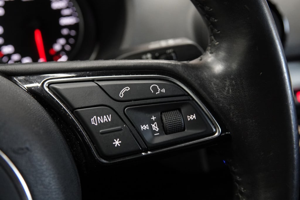 Audi Q2 1.0 tfsi | pdc | airco | 20" |