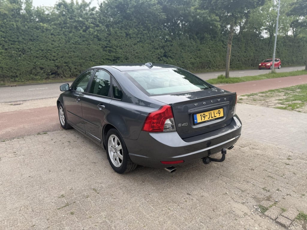 Volvo S40 2.4 d5 momentum 5 cilinder voll onderhouden