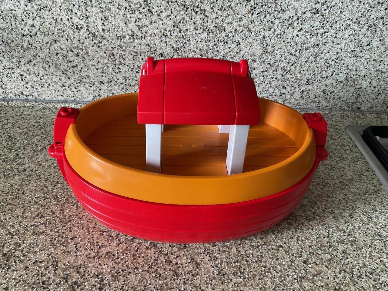 Arc van Noah.  Playmobil. Geobra 2010. Afmeting: 30x18 cm.