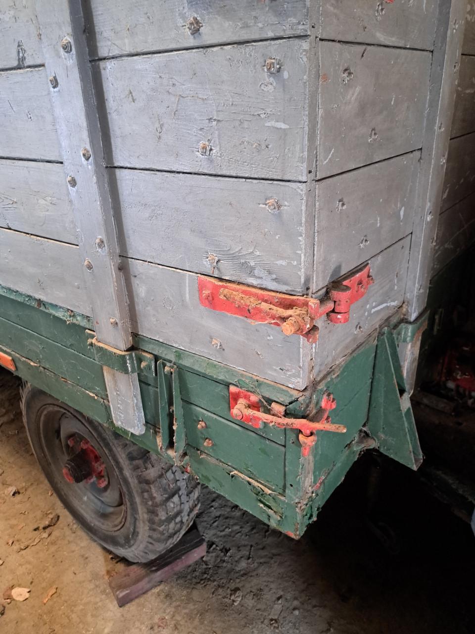 2 graanwagens