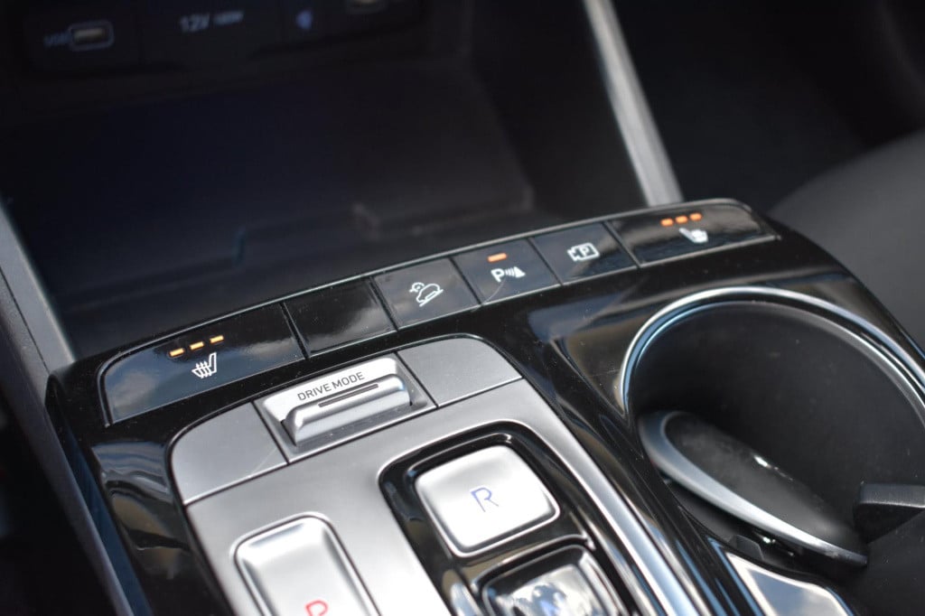 Hyundai Tucson Hybrid 1.6 t-gdi hev camera | stoelverwarming | dealer onder