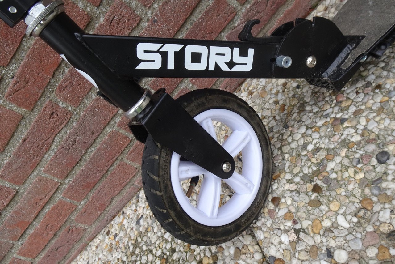 Story step zwart