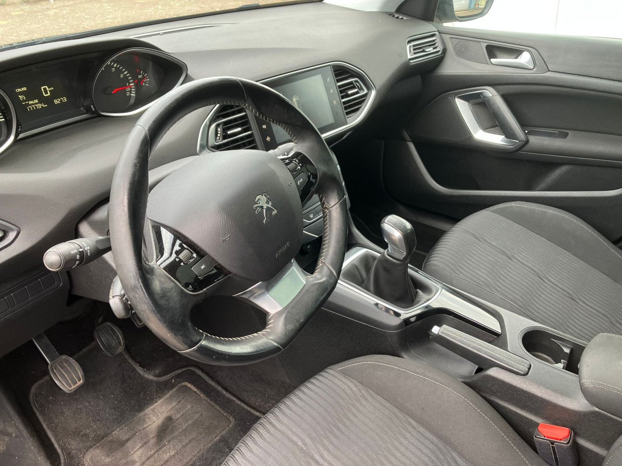 Peugeot 308 sw 1.2 pure tech blue executive