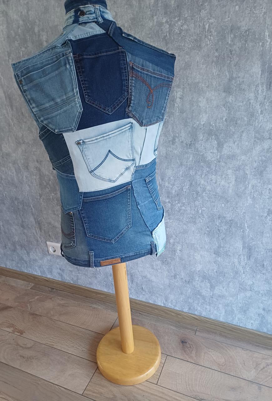 Torso in spijkerbroek