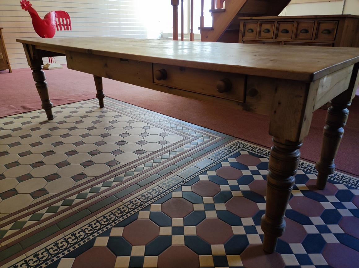 Antieke grenen tafel