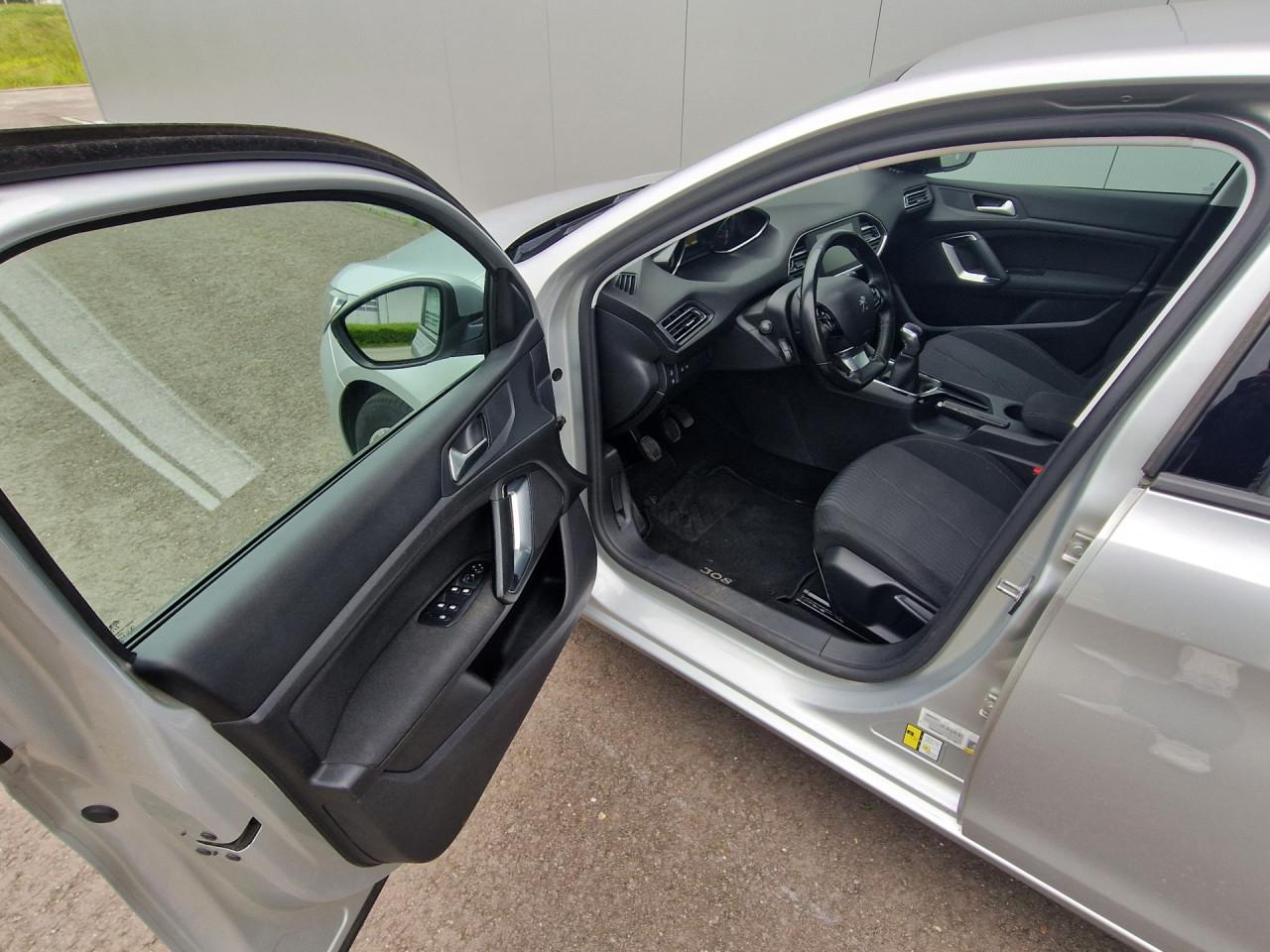 Peugeot 308 SW 1.2 PureTech Blue Lease