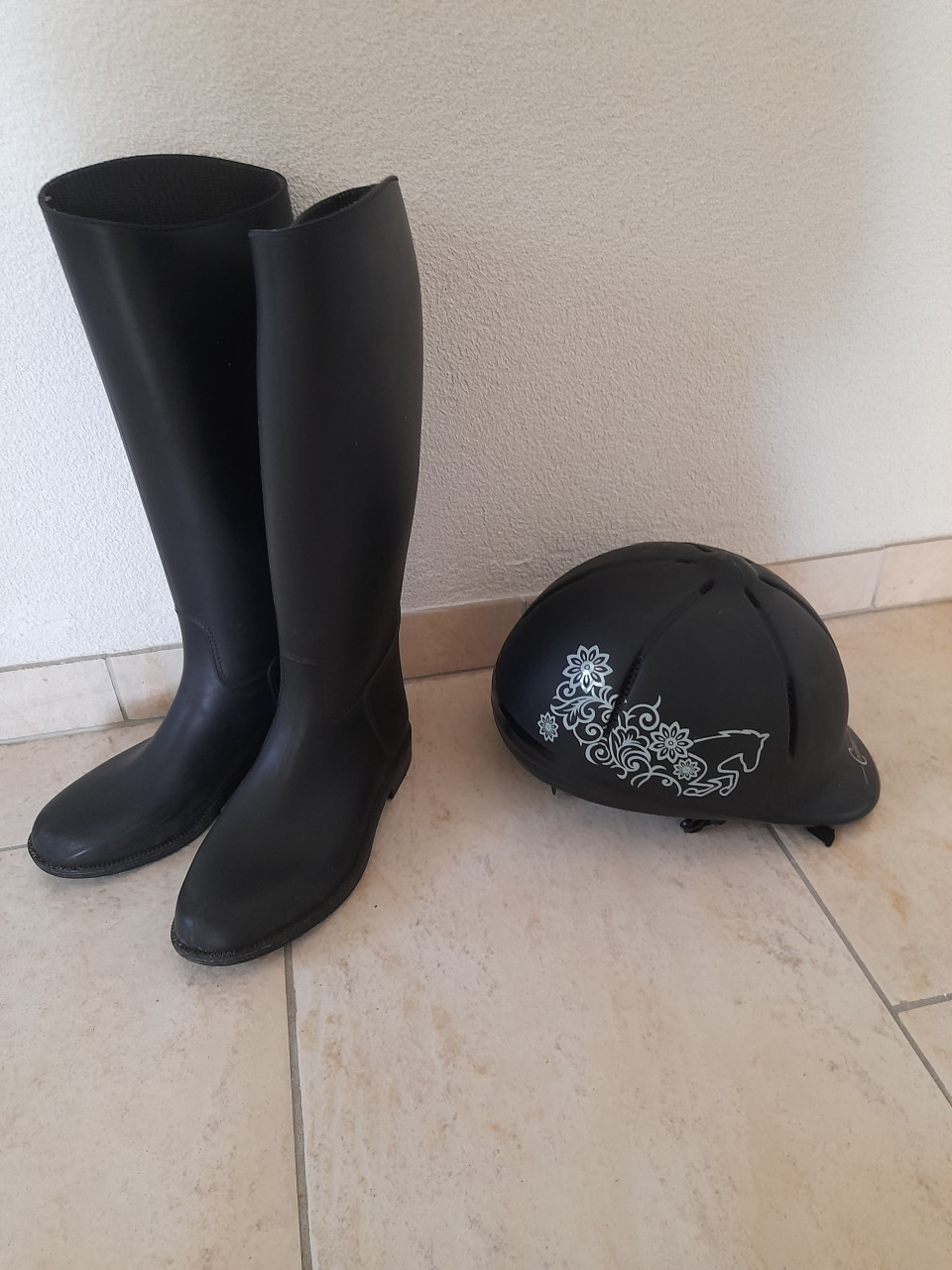 Paardrij laarzen maat 37 en  Covalliero Cap 52/56 (in goede staat )