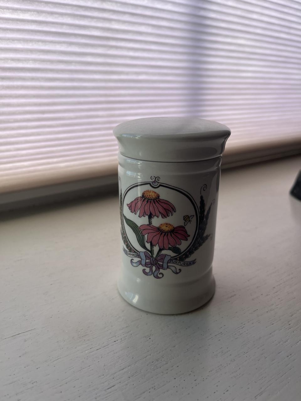 Vintage Delfts Pol schaal “Vogel helpt” – Nederlands plateel