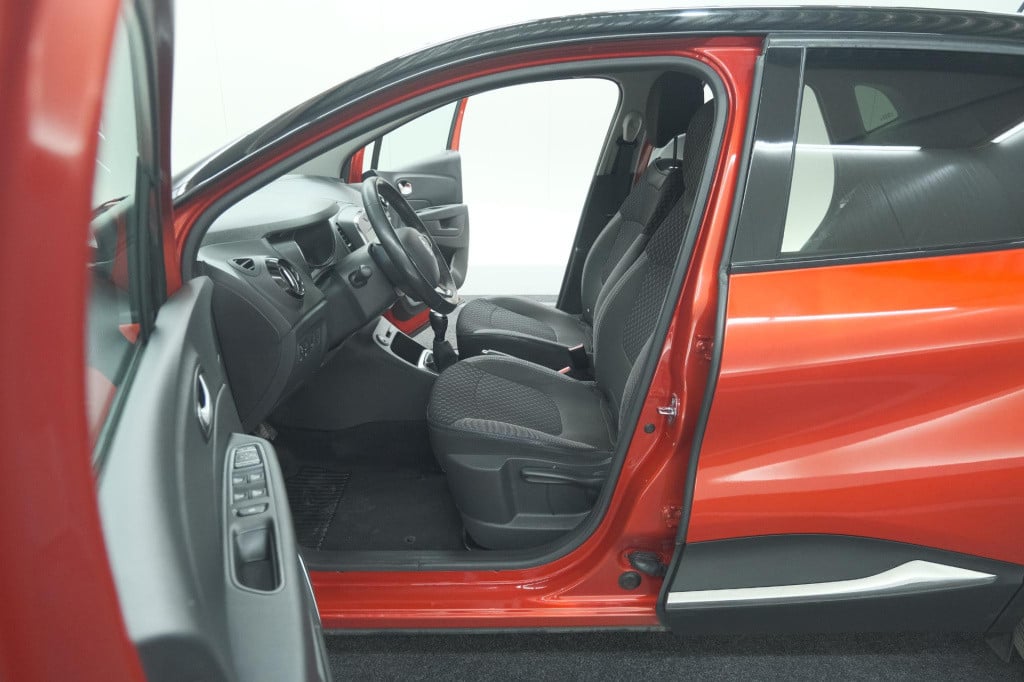 Renault Captur tce 90 intens | trekhaak | camera | dodehoekdetectie | navig