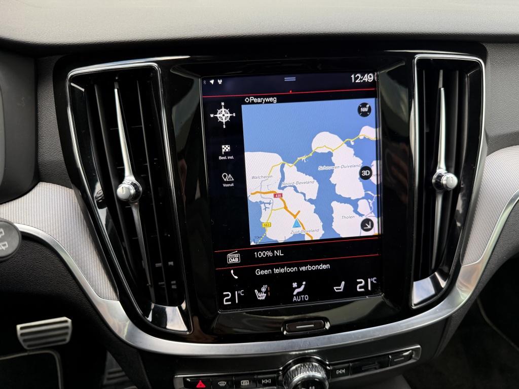Volvo V60 t6 340pk recharge r-design| b&w sound| panodak| adap.cruise| tre
