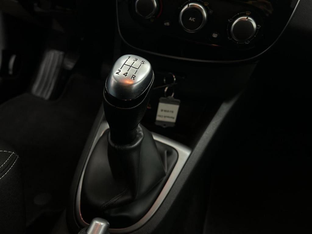 Renault Clio estate occasion 0.9 tce limited | zwart | airco | tweedehands 