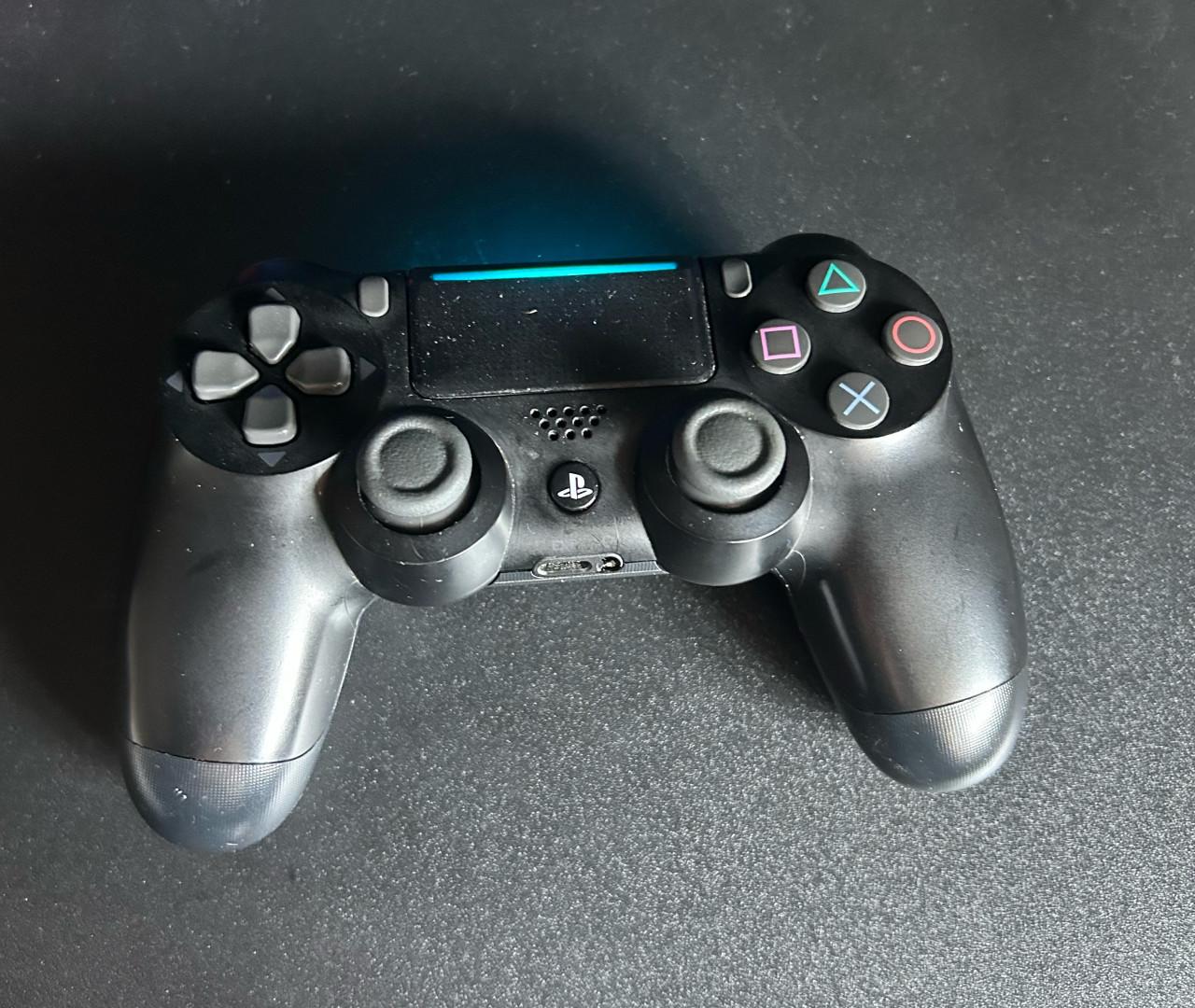 Playstation 4 controllers