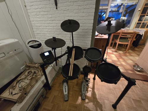 Te koop Alesis nitro elektronisch drumstel