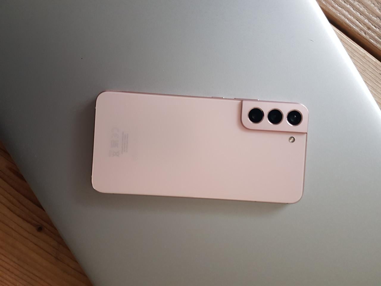 Samsung Galaxy S22 plus