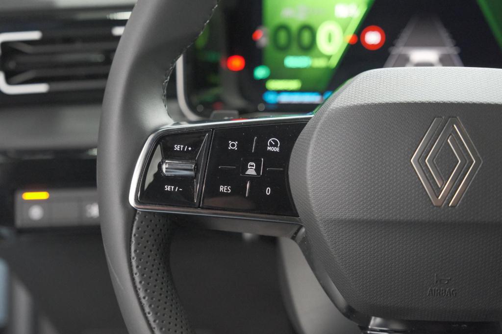 Renault 4 comfort range iconic 52 kwh | pack advanced driving assist | came