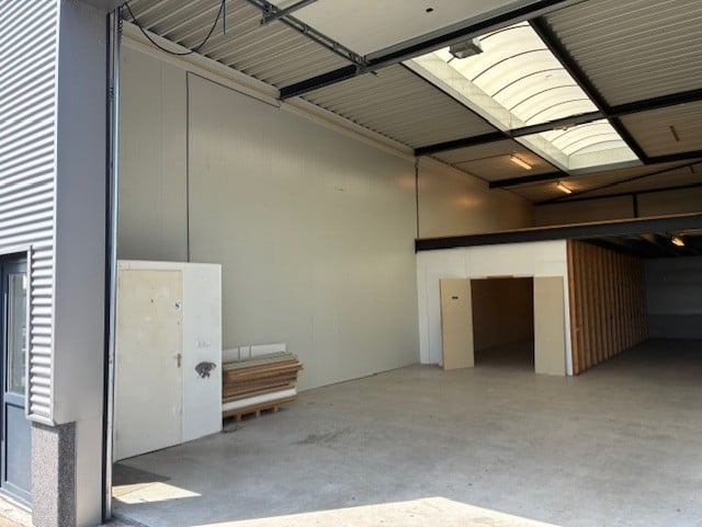 Bedrijfspand Middelburg Hertzweg 7e Arnestein 150m2 + 75m2 vr 337500 euro