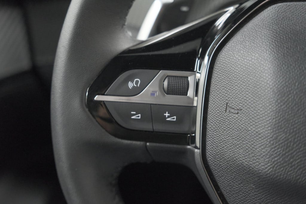 Peugeot 2008 hybrid 136 e-dcs6 allure | 360 camera | stop&go adaptieve crui