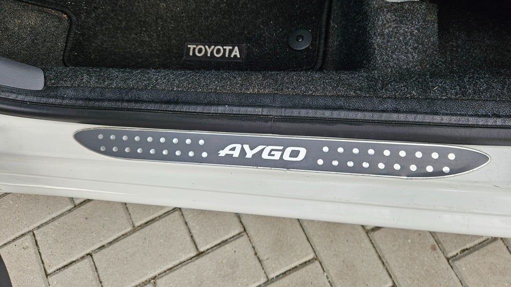 Toyota Aygo sport 5drs airco / nl auto / nap / 11-2010