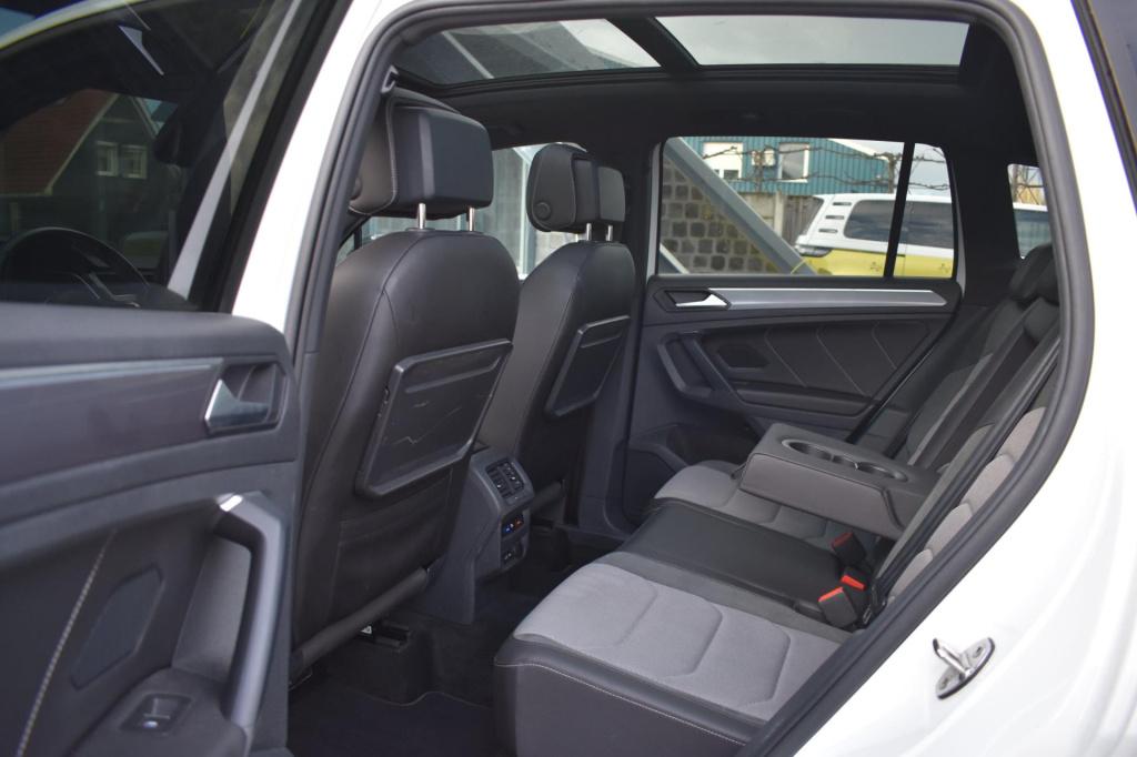 Volkswagen Tiguan 1.5 tsi act highline | r-line | black style | trekhaak | 