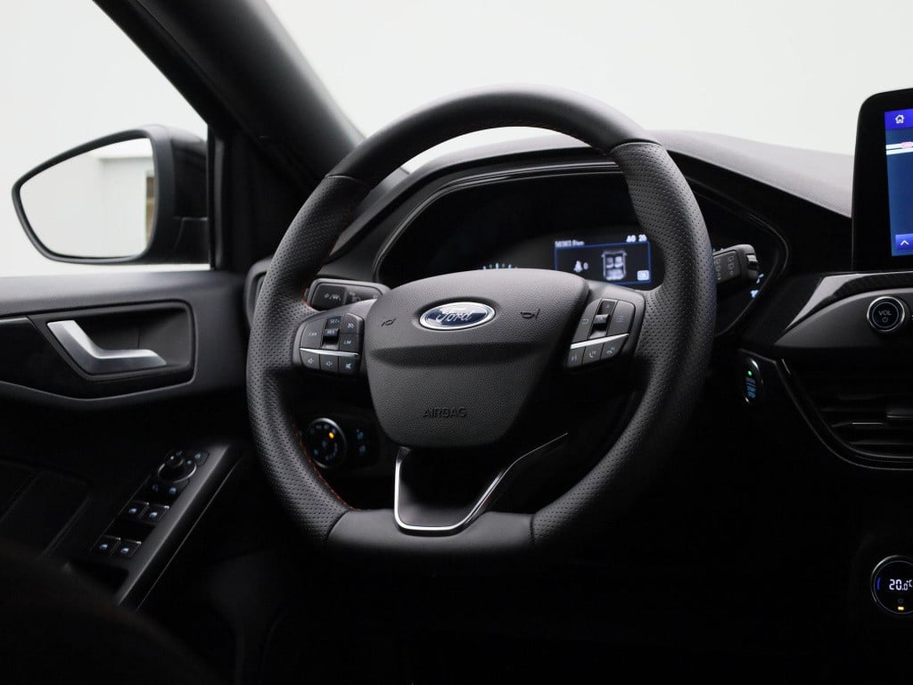 Ford Focus wagon 1.0 ecoboost hybrid st line business | lage km stand | nav