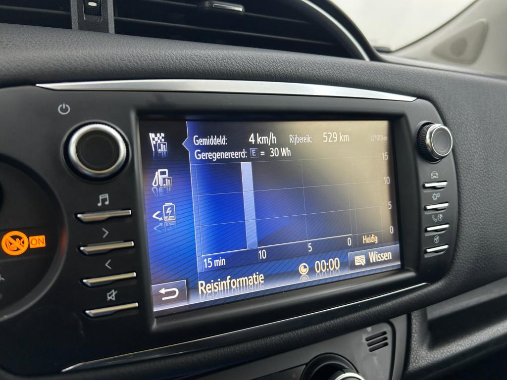 Toyota Yaris occasion 1.5 hybrid dynamic | wit | tweedehands toyota yaris |