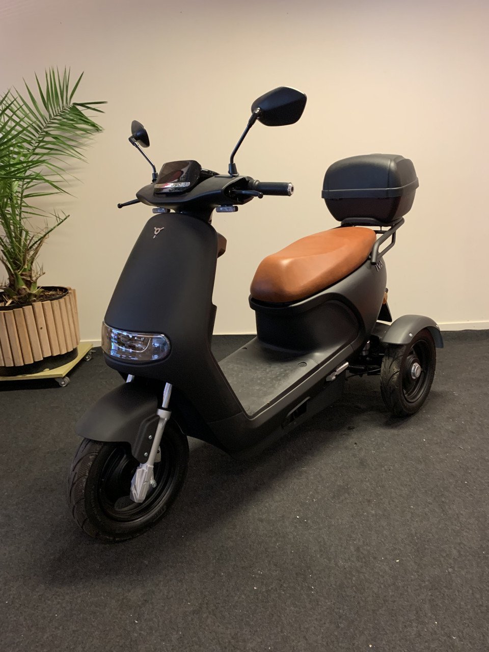 SUPER AANBIEDING DE IVA T3 EN TR3 NU 1995,= RIJKLAAR