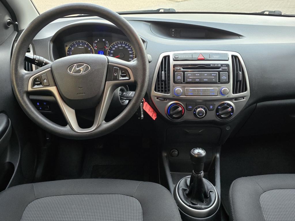 Hyundai I 20 1.2i business edition | radio | trekhaak