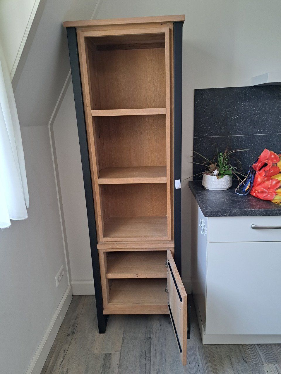 TV-meubel, boekenkastje, kast en tafel met 2 opklapbare stoeltjes