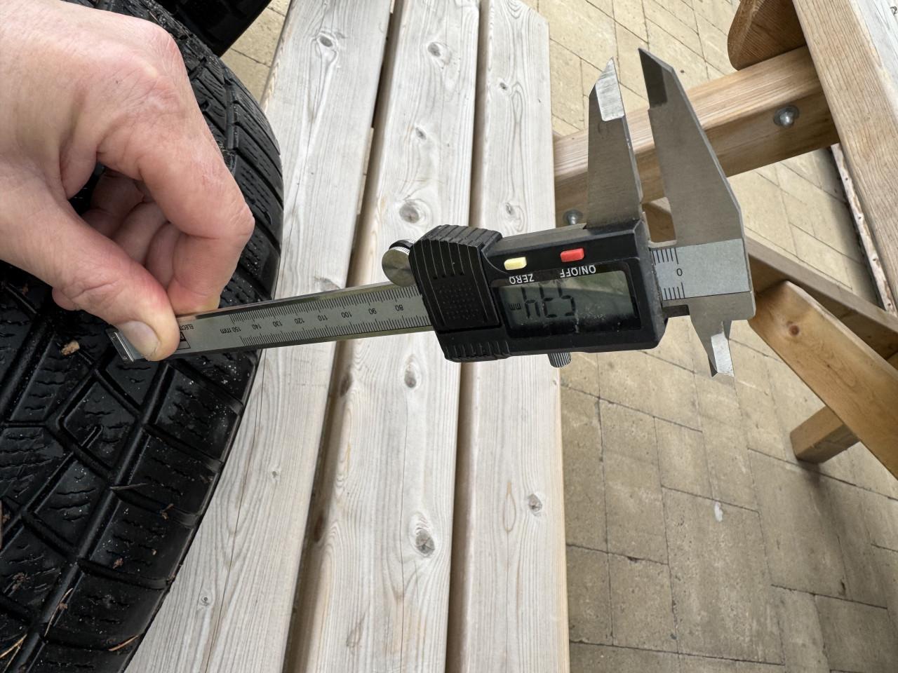 Set 16inch Anzio allu velgen met Yokohama winterbanden 5x114,3