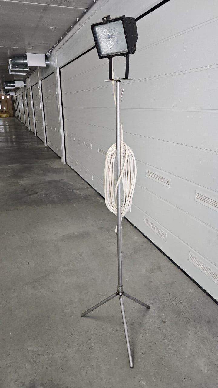 RVS bouwlamp met statief, zéér flexibel inzetbaar ( ruim 3 meter ! )