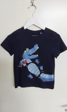 T-shirt van het merk C&A in maat 110