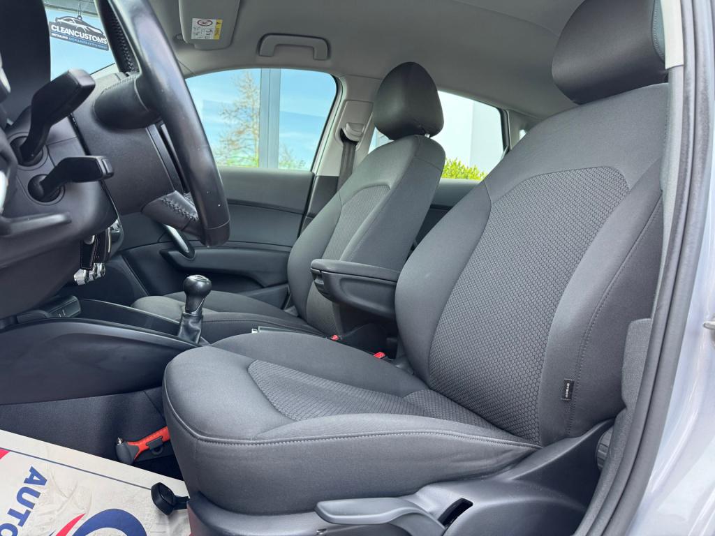 Audi A1 Sportback 1.0 tfsi s-line * nap * cruise control * 17 inch