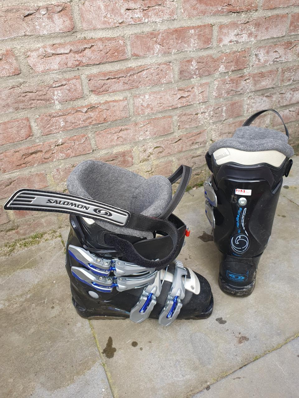 Skies + stokken + schoenen