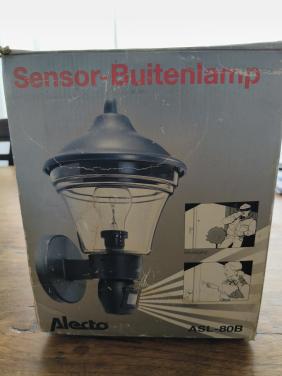Buitenlamp met sensor