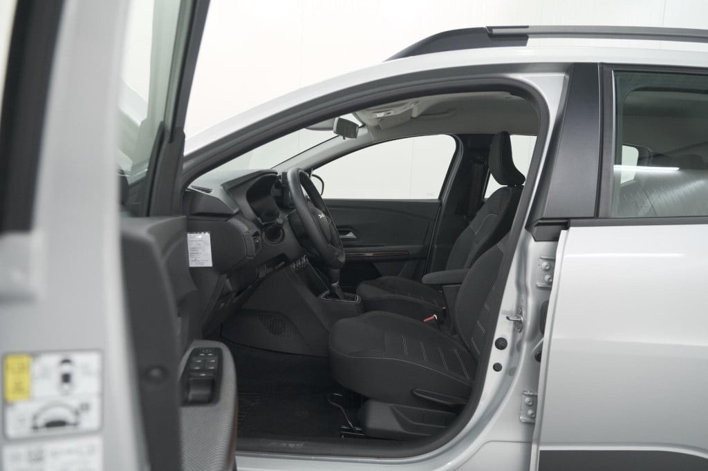 Dacia Sandero Stepway tce 90 expression | camera | dodehoekdetectie | navig