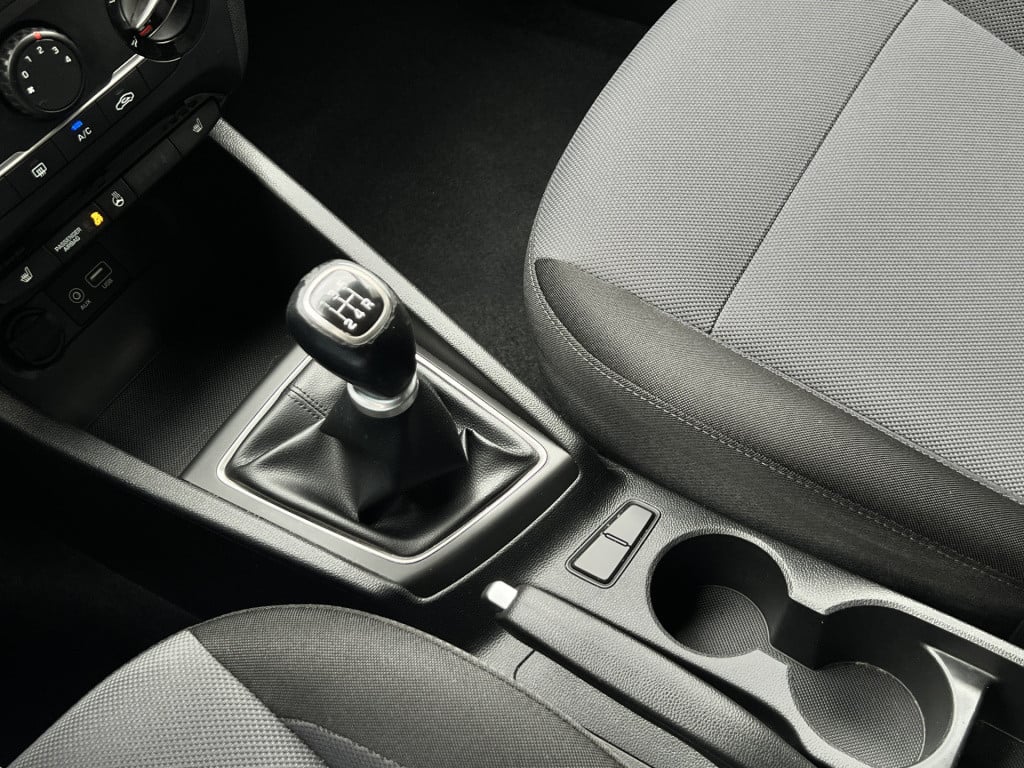 Hyundai I 20 1.2 hp i-motion premium | stuur/stoelverw. | radio | airco