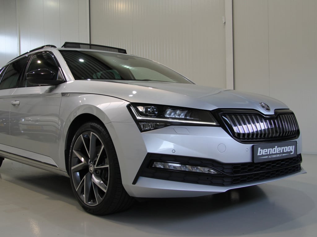 Skoda Superb combi 1.4 tsi iv 218pk sportline | pano dak | trekhaak