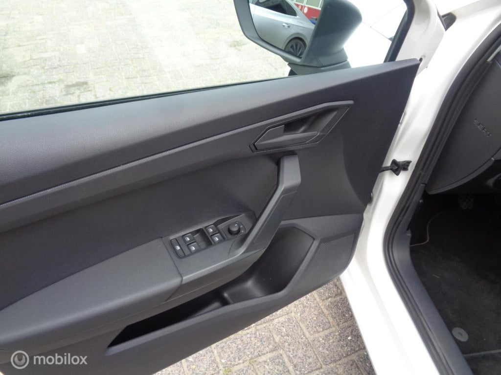 Seat Ibiza 1.0 mpi reference/airco/cruise controle/pdc/carplay/1st eig/slec