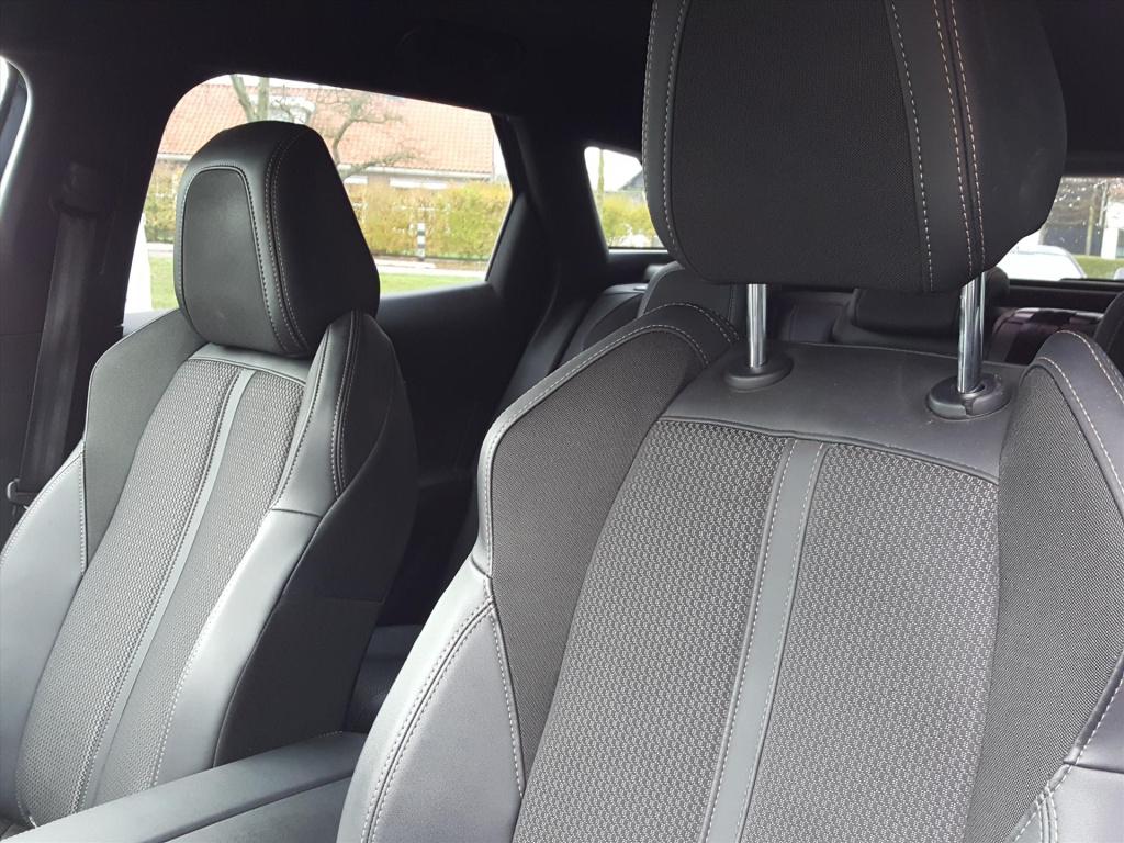 Peugeot 3008 1.2 130pk s&s gt automaat navigatie | trekhaak | apple carplay