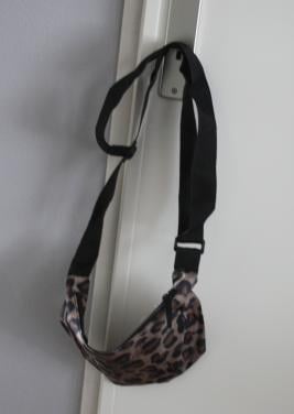 Nieuwe heuptasje panterprint