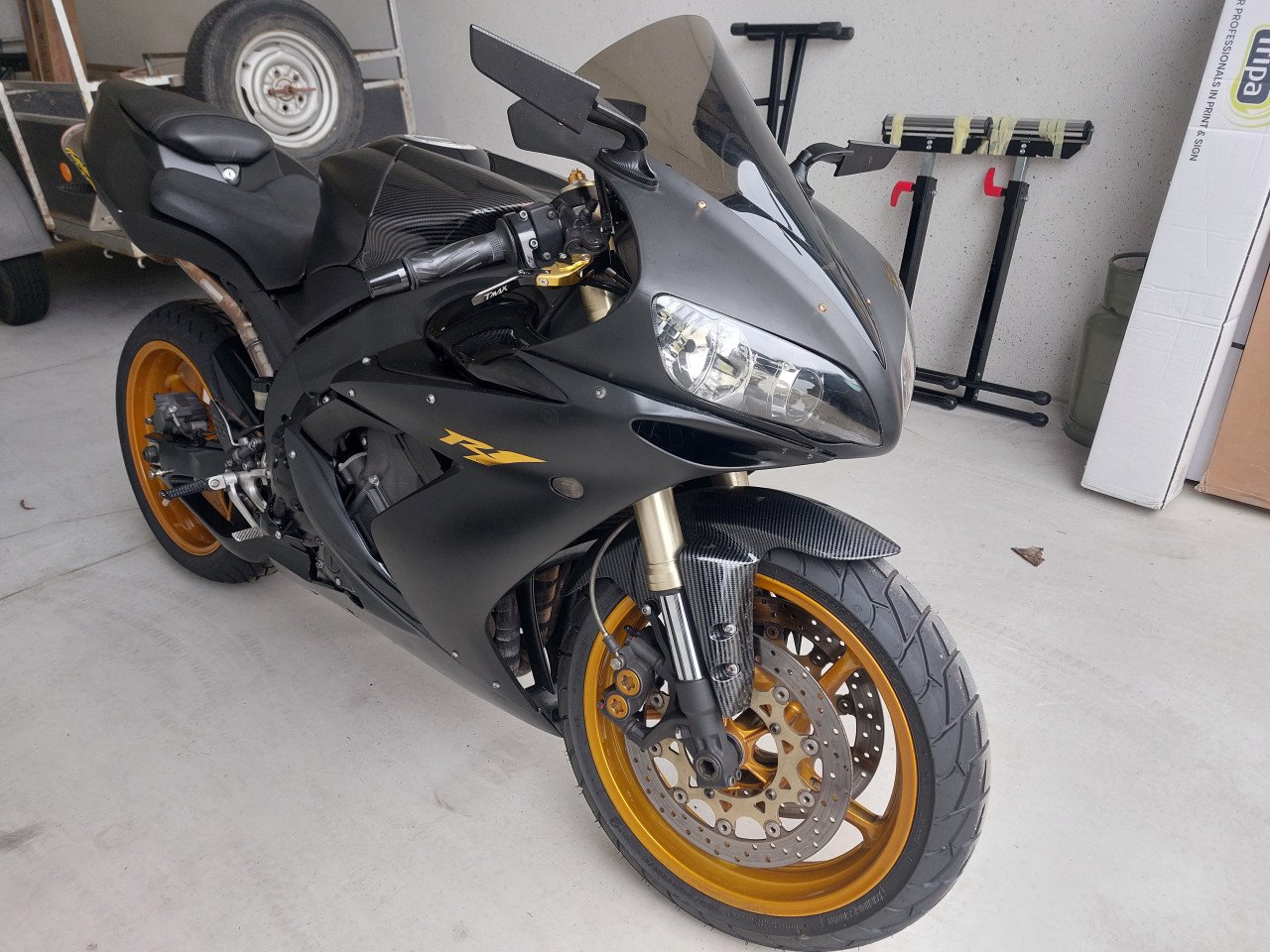 Yamaha r1