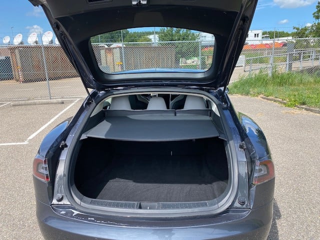 Tesla Model S 85D 2016