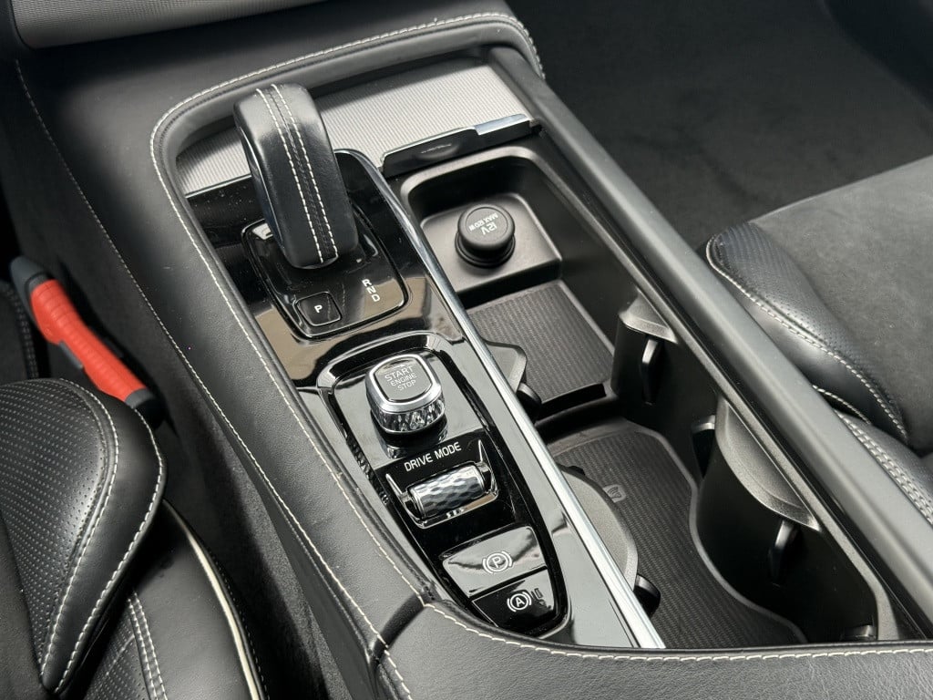 Volvo XC90 t8 390pk recharge r-design| panodak| adap.cruise| trekhaak| 360c