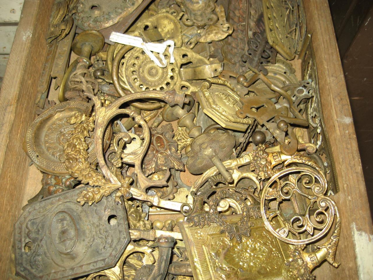 Brocante antiek Markt tuin meubels volkskunst 17/18 eeuw