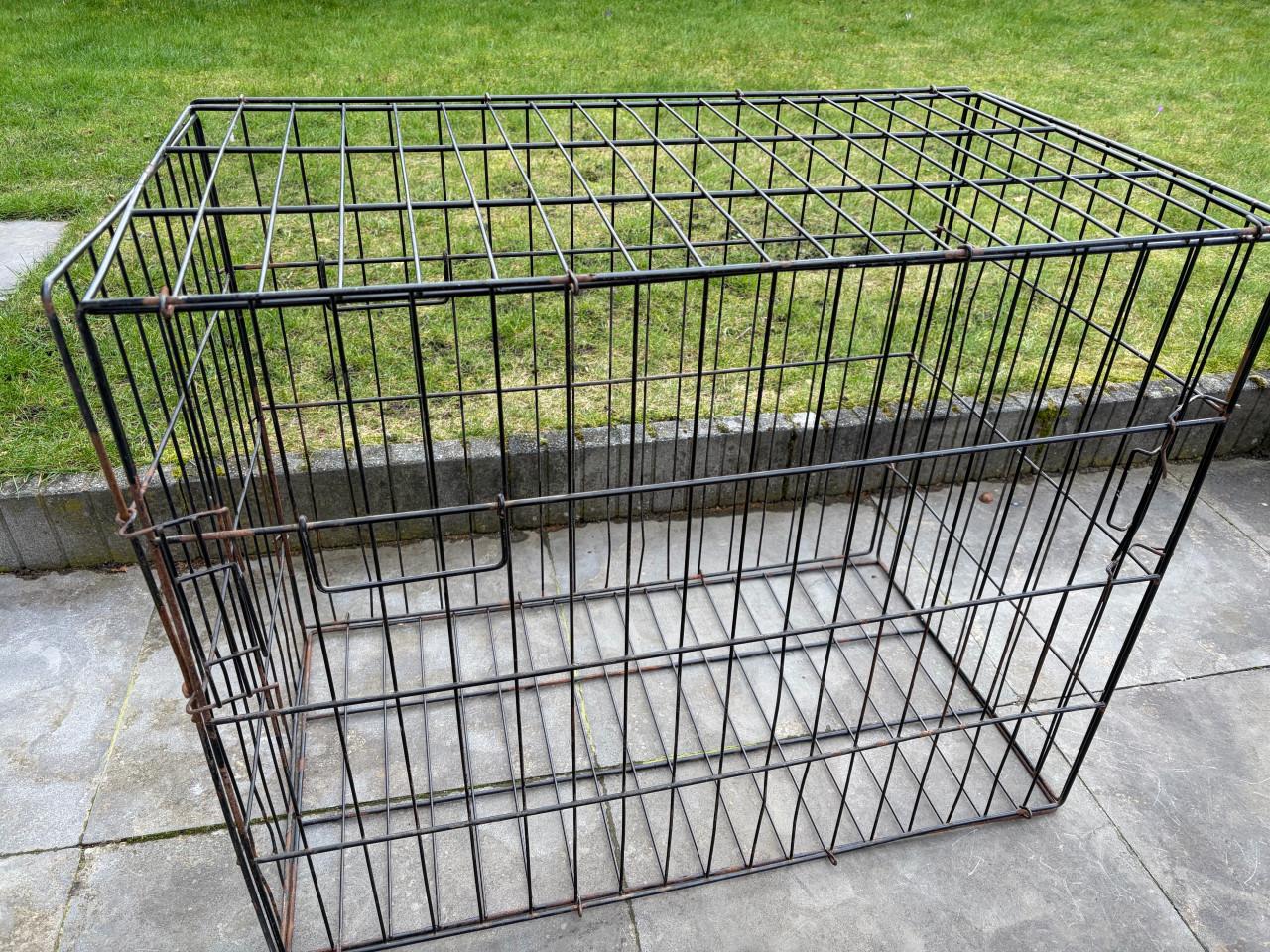 Hondenbench voor in de schuur hxlxb= 75x90x50